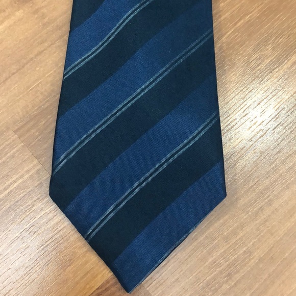 Gucci Other - Gucci Navy & Black Striped Tie
